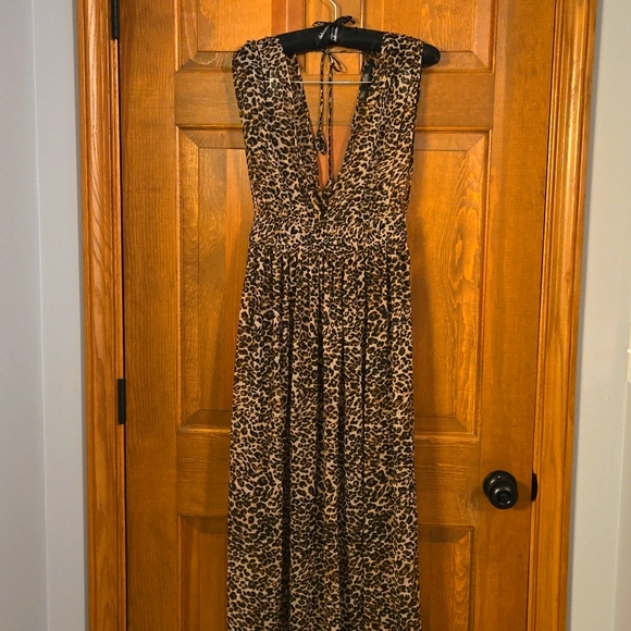 America and Beyond, Size Small, Cheetah Print Suite Cover Up. - Picture 4 of 4